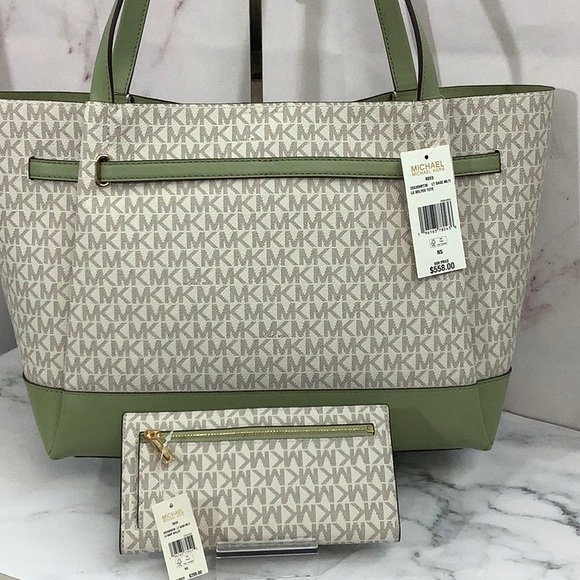 NWT - Michael Kors - Lrg Tote & Wallet - Picture 2 of 7
